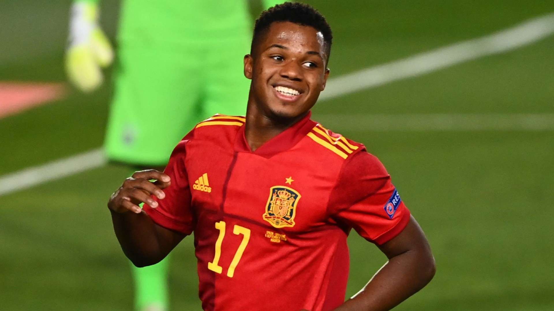 同时也贯穿 同时也贯穿